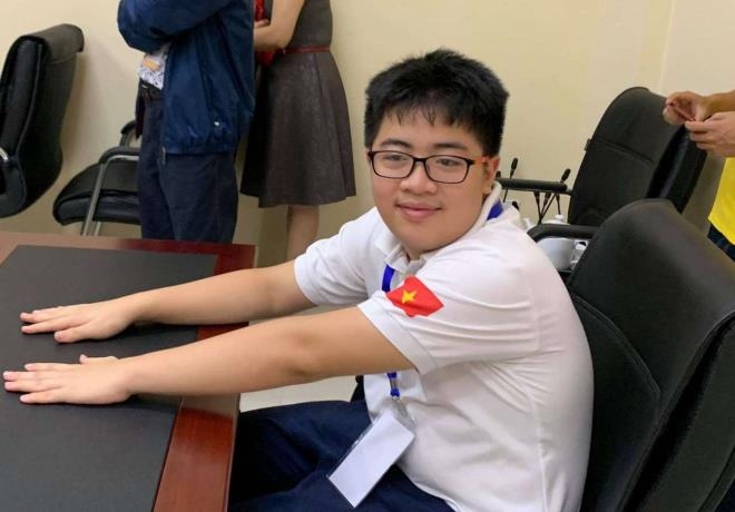 Ngô Quý Đăng trước khi bước vào bài thi môn Toán. (Ảnh: N.H)