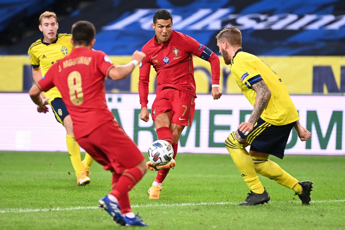 Cristiano Ronaldo đặc biệt có duyên với mành lưới Thụy Điển. (Ảnh: Getty)