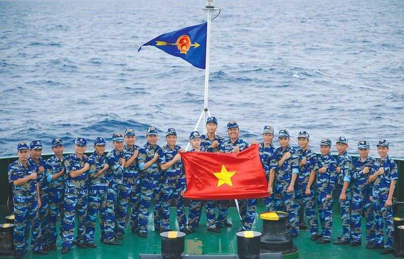 Cảnh sát biển Việt Nam thể hiện quyết tâm bảo vệ chủ quyền biển đảo (Ảnh: Đức Hạnh)
