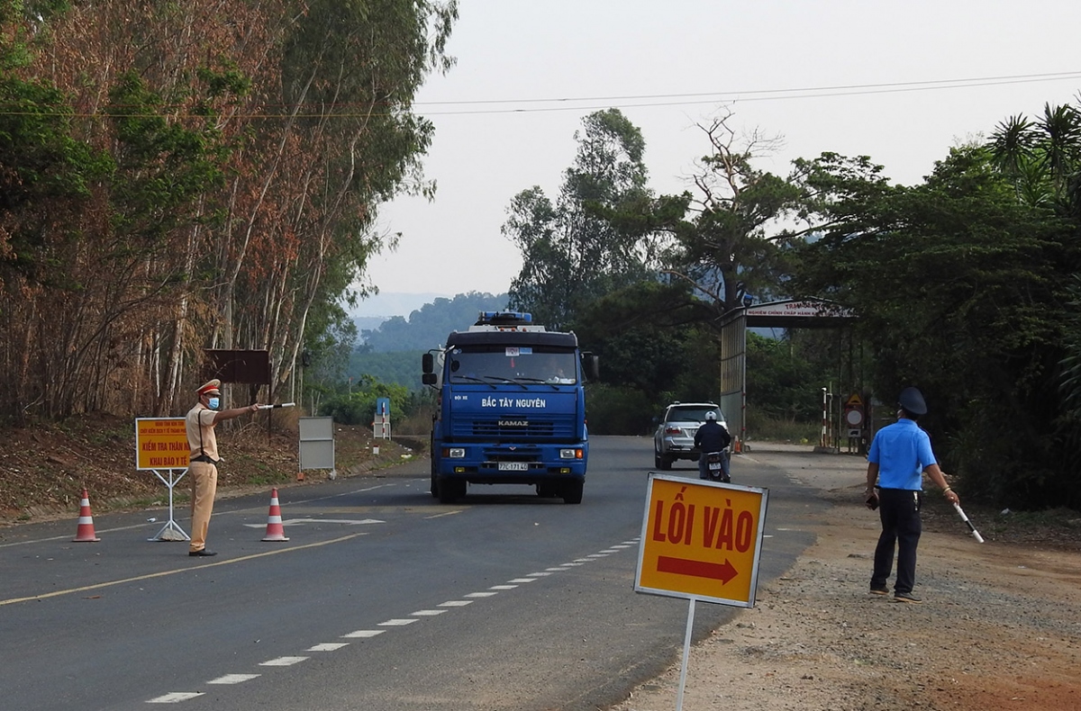 Kon Tum dừng hoạt động các chốt kiểm tra và tổ phòng chống dịch Covid-19