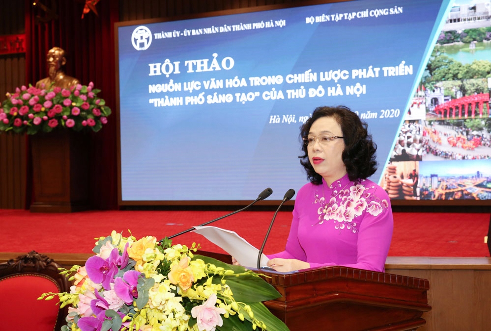 Bà Ngô Thị Thanh Hằng, Phó Bí thư Thường trực Thành ủy Hà Nội phát biểu tại hội thảo. (Ảnh: HNM)