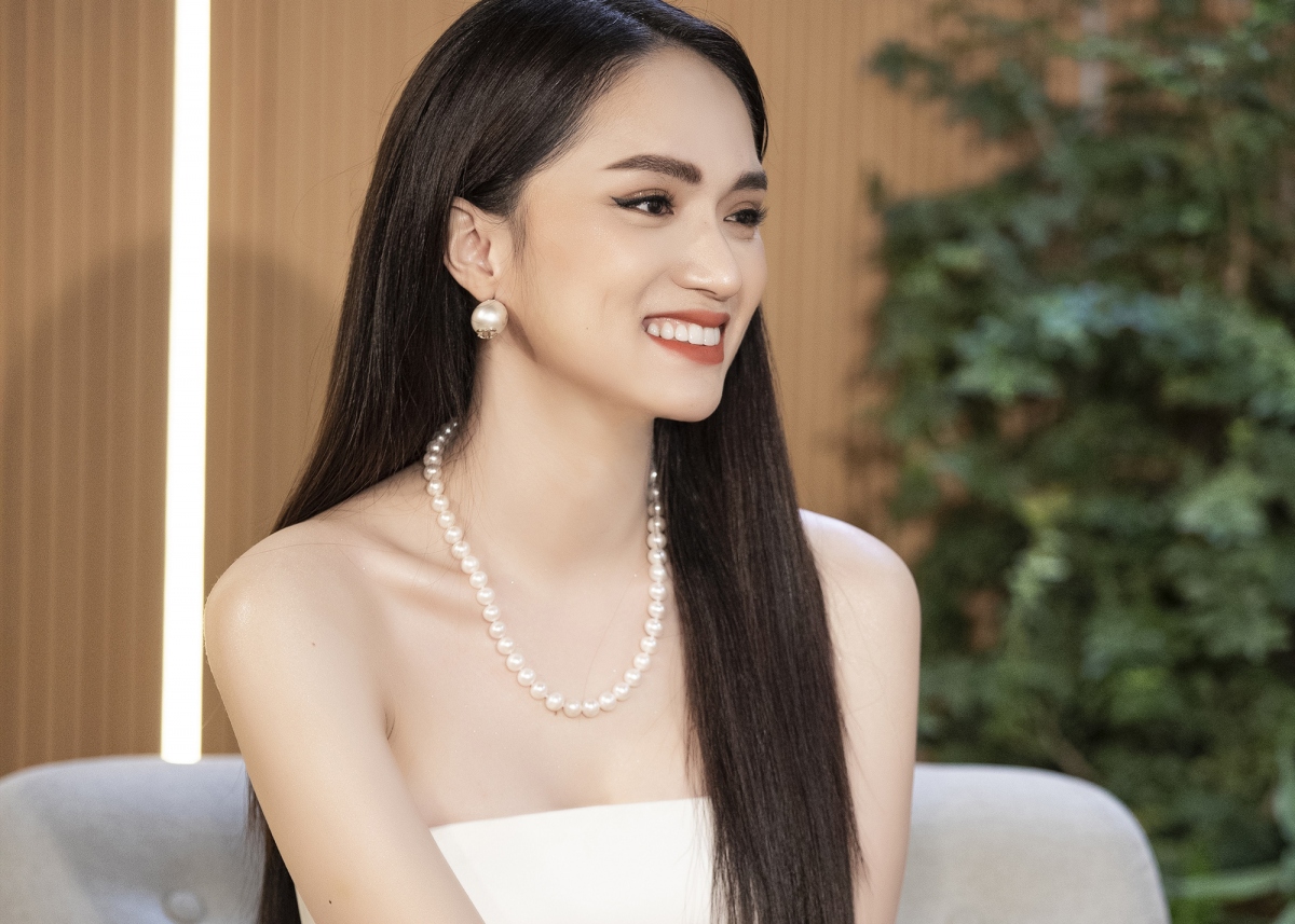 Hương Giang: “Ở Việt Nam muốn thành sao hạng A nhanh nhất là làm Hoa hậu“