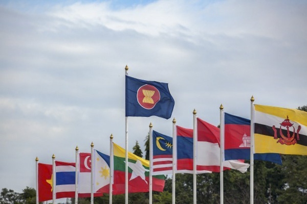 Cờ các nước ASEAN.