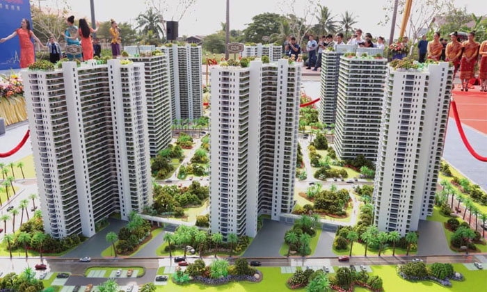 Một dự án chung cư đã được khởi công xây dựng ở Đặc khu kinh tế Đầm Thạt luổng- thủ đô Vientiane trị giá 1,6 Tỷ USD của Tập đoàn Wanpheng Shanghai, Trung Quốc đầu tư. Ảnh: KT