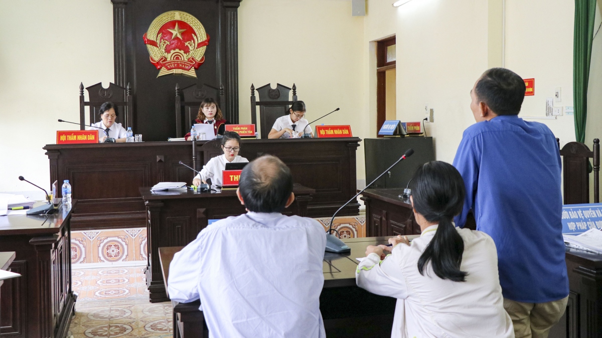 Phiên tòa xét xử việc bồi thường cho gia đình chịu án oan 28 năm ở Điện Biên