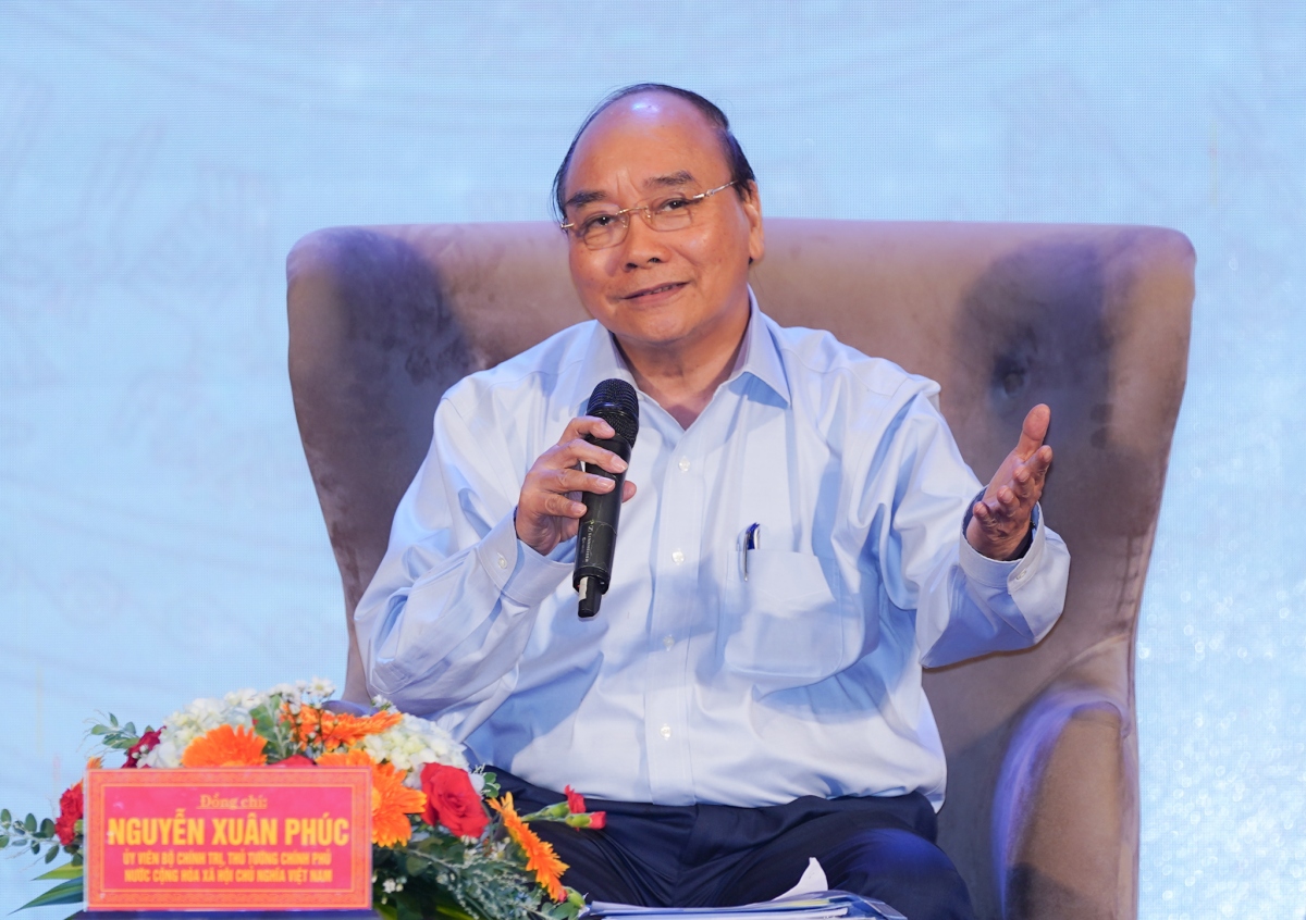 Thủ tướng Nguyễn Xuân Phúc đối thoại với nông dân - Ảnh: VGP/Quang Hiếu,