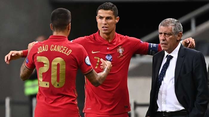 Xé lưới Thụy Điển, Ronaldo lập kỷ lục vô tiền khoáng hậu