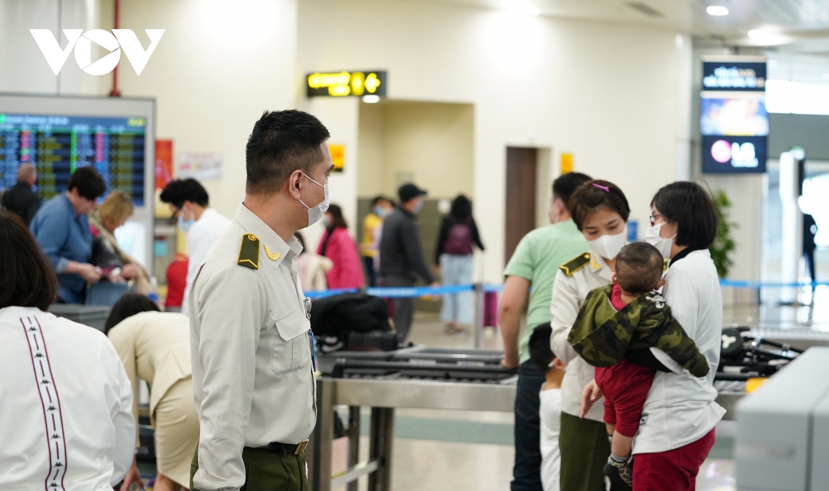 Mở lại đường bay thương mại và những quy định bắt buộc khi nhập cảnh Việt Nam