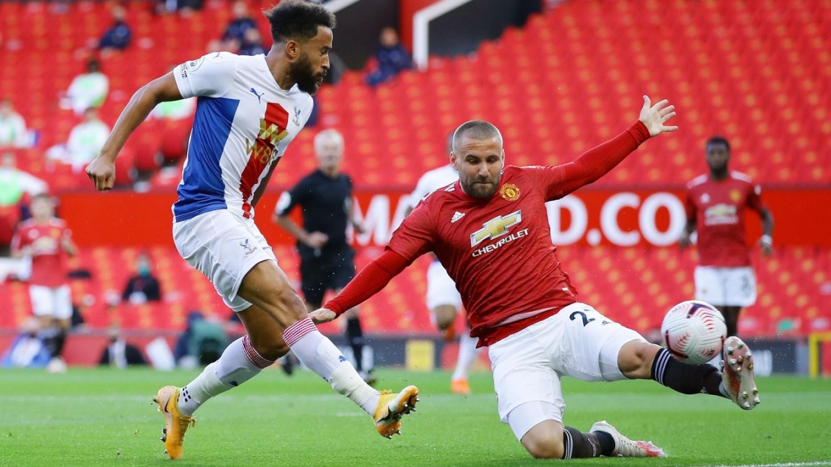 Townsend dội gáo nước lạnh cho các cầu thủ MU ngay ở Old Trafford bằng bàn mở tỷ số. (Ảnh: Getty).