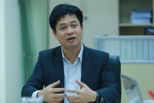 Ông Nguyễn Xuân Thành cho biết, theo quy định mới, giáo viên sẽ toàn quyền quyết định khi nào học sinh được dùng điện thoại.