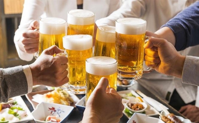Phạt từ 1 đến 3 triệu đồng hành vi uống rượu, bia giữa giờ làm việc