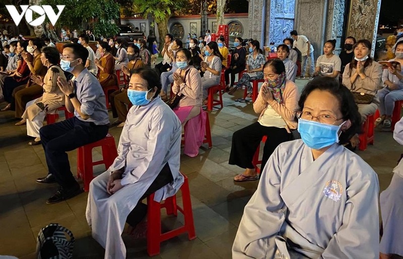 Đắk Lắk: Hàng nghìn người tới chùa dâng lễ Vu Lan báo hiếu