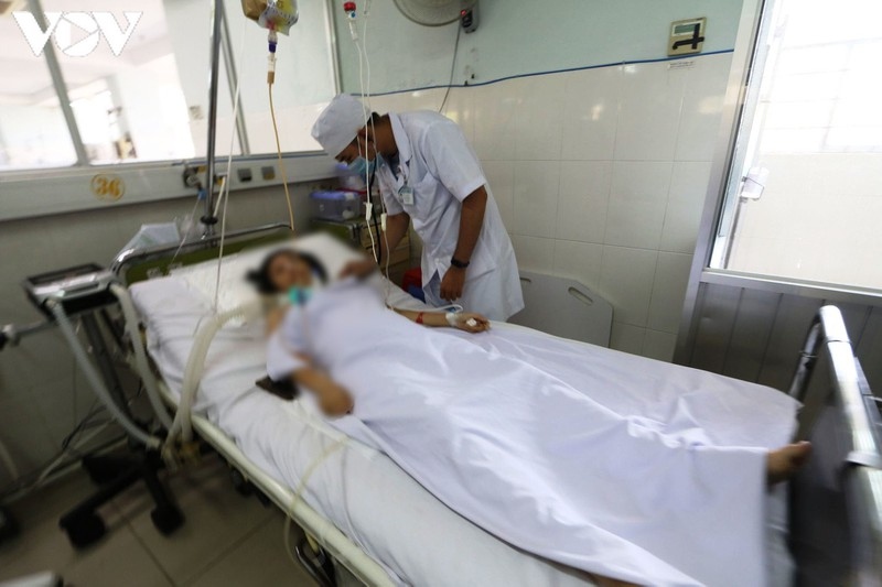 2 bệnh nhân ngộ độc liên quan đến Minh Chay phải thở máy
