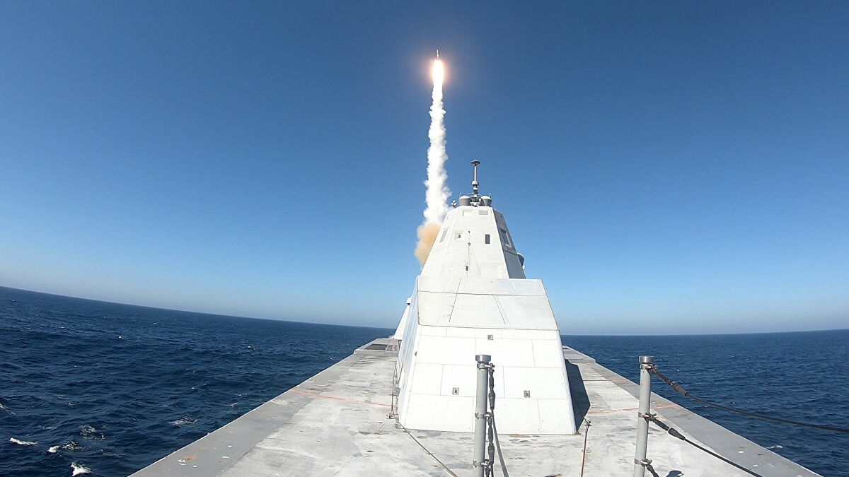 Video: Tàu khu trục tàng hình USS Zumwalt của Mỹ lần đầu phóng tên lửa