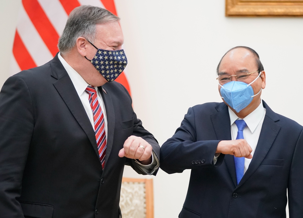 Thủ tướng Nguyễn Xuân Phúc và Ngoại trưởng Hoa Kỳ Michael Richard Pompeo. Ảnh: Chính phủ