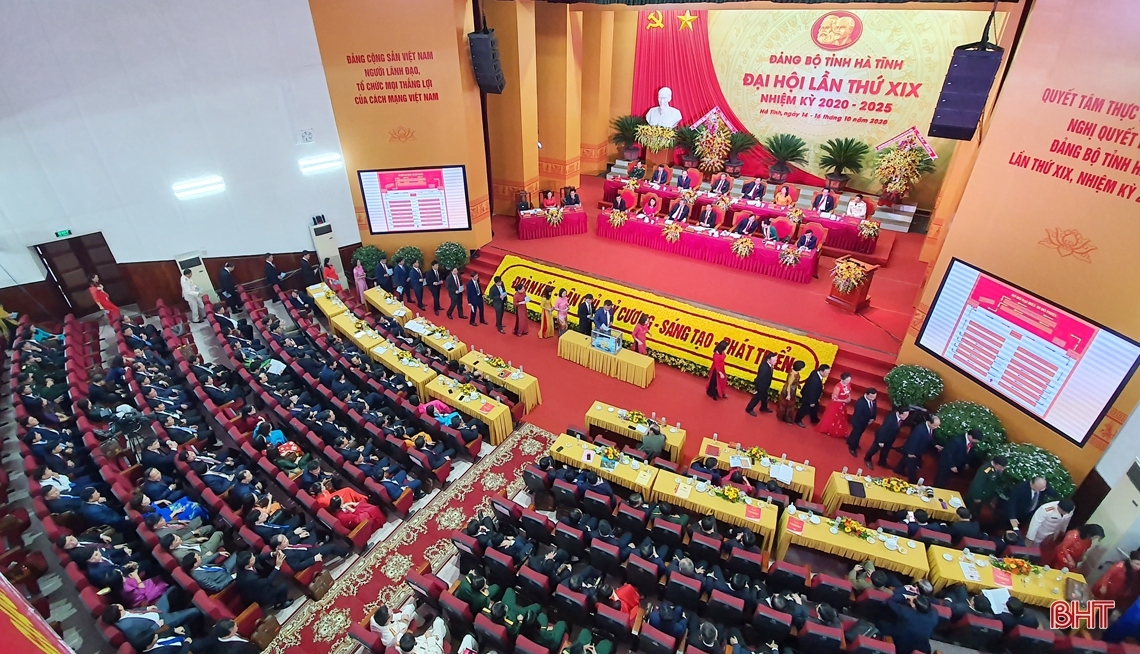 Bế mạc Đại hội Đảng bộ tỉnh Hà Tĩnh: Xác định phát triển toàn diện, bền vững
