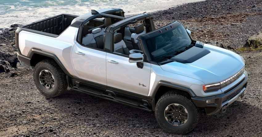 Tiếp theo đó là chiếc Hummer EV3X sẽ ra mắt một năm sau đó với mức giá khởi điểm 99.995 USD (tương đương 1,71 tỷ đồng) được trang bị 3 motor sản sinh công suất 800 mã lực và mô men xoắn 12.880 Nm, với phạm vi 480 km.
