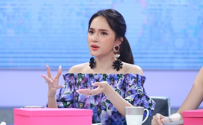 Hình ảnh cô tại một show truyền hình