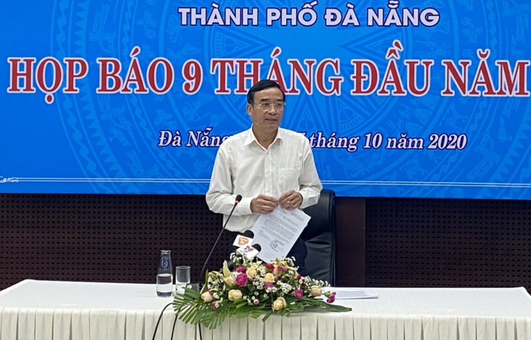 Ông Lê Trung Chinh, Phó Chủ tịch UBND thành phố Đà Nẵng chủ trì Họp báo.