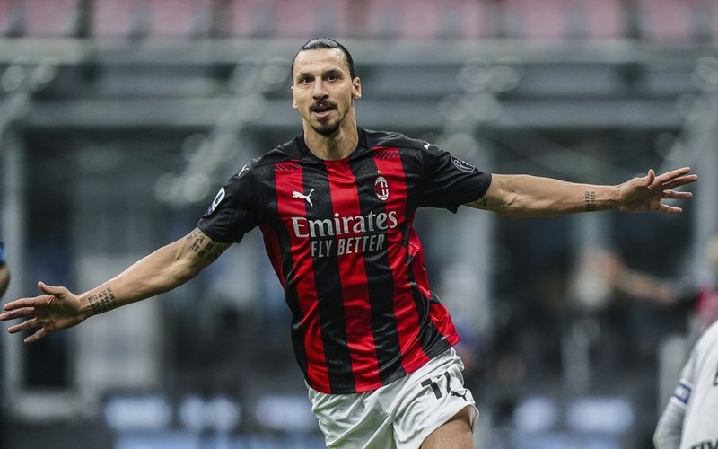 Ibrahimovic lập cú đúp ở derby Milan, AC Milan vững vàng trên đỉnh Serie A