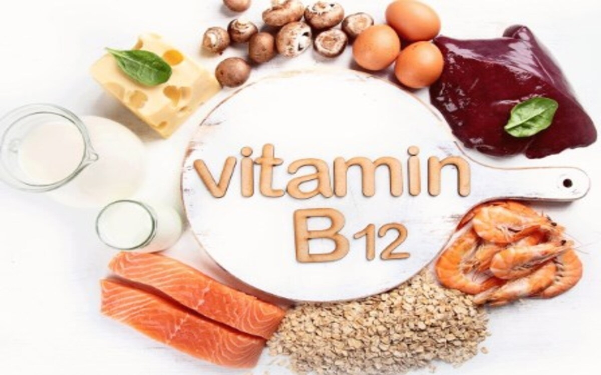 Thiếu vitamin B12 có thể gây mệt mỏi, mất cảm giác ngon miệng, mất cân bằng hormone. Bạn có thể ăn những thực phẩm bổ sung vitamin B12 như cá hồi, trứng, ngao ...