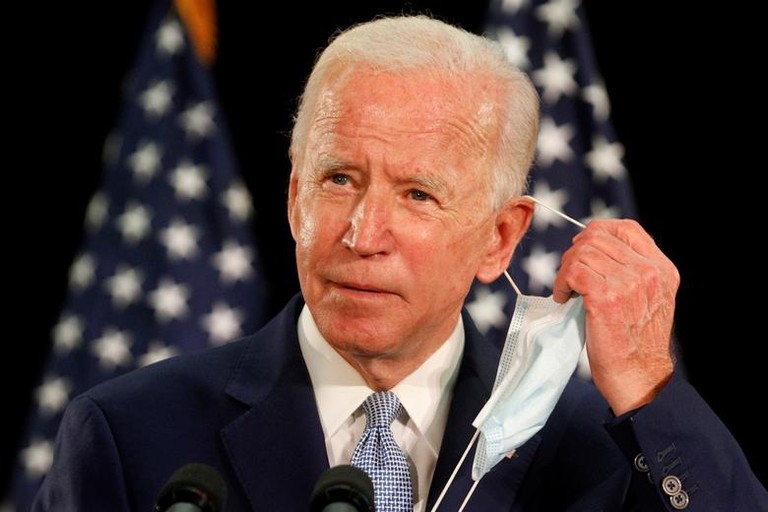 Ông Joe Biden xác nhận lùi thời gian tiến hành tranh luận trực tiếp
