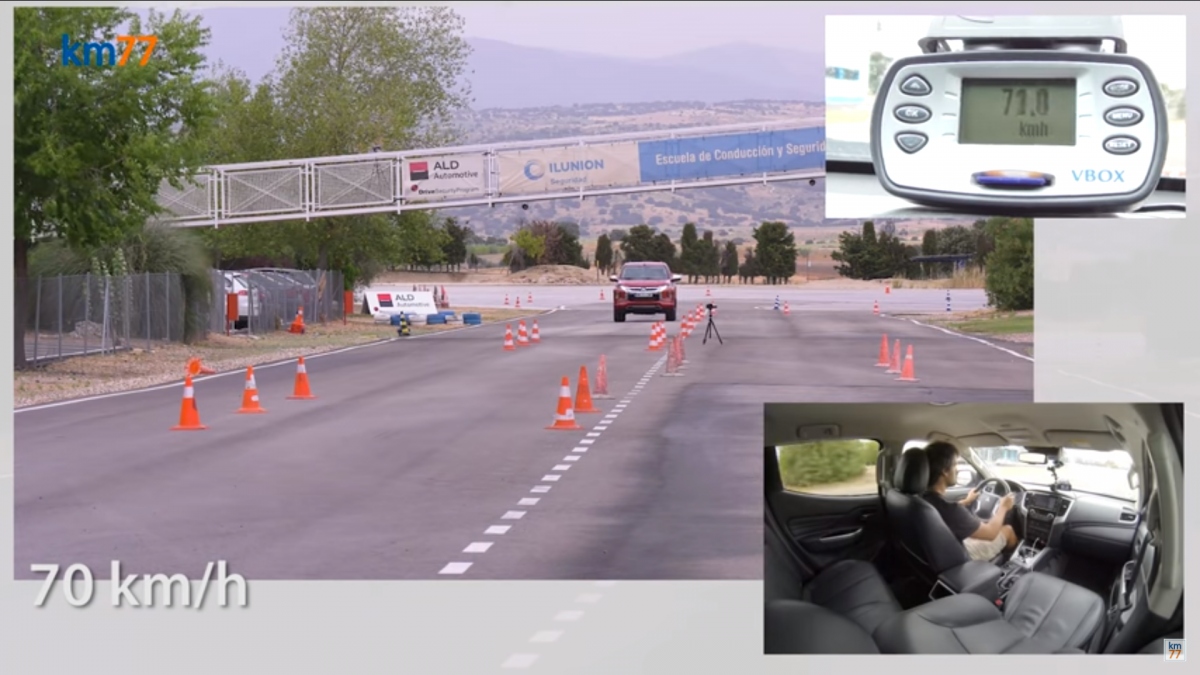 Video: Mitsubishi Triton thử khả năng ổn định khi đánh lái gấp