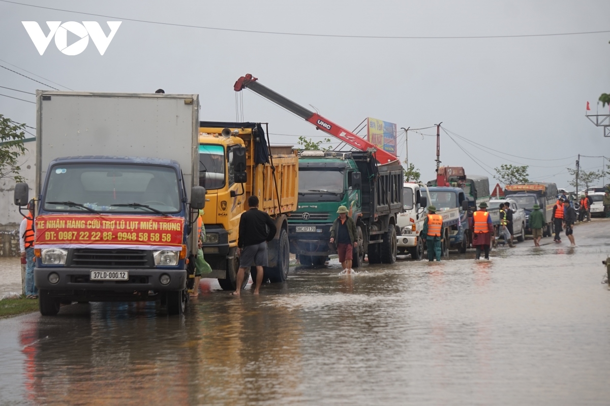 Tạm dừng thu phí BOT qua Quảng Trị cho các phương tiện phục vụ cứu trợ lũ lụt