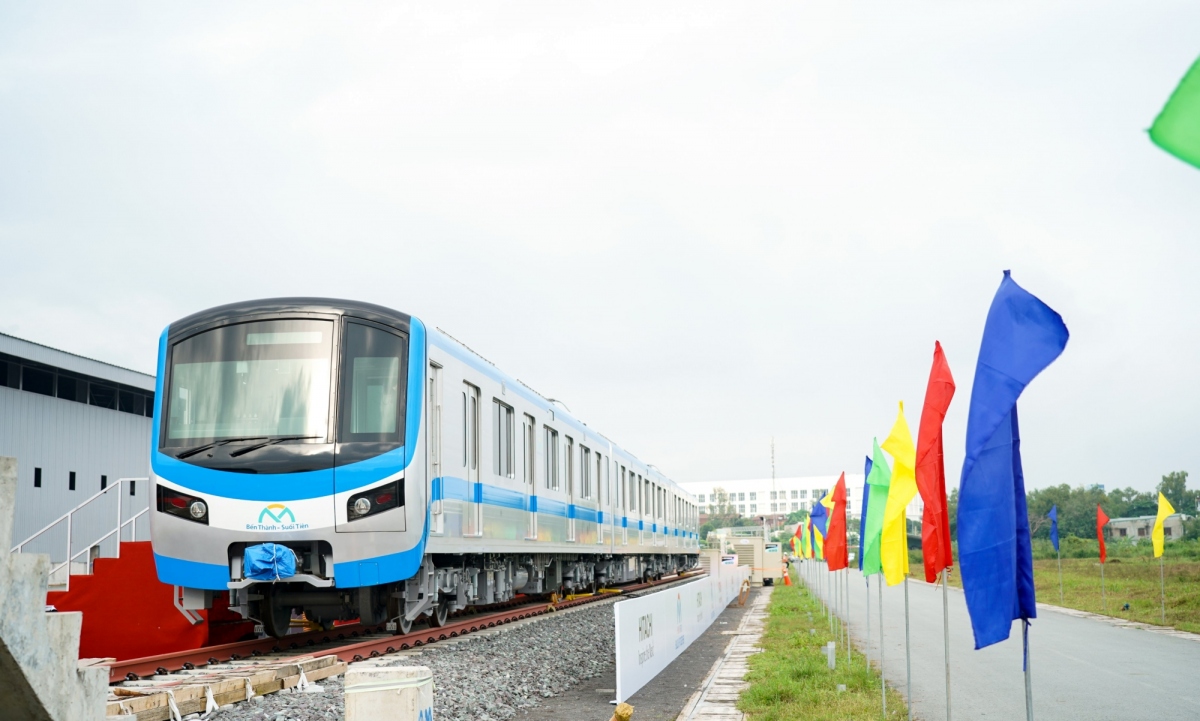 Lễ tiếp nhận đoàn tàu được sản xuất tại Nhật Bản sẽ dùng cho metro tuyến số 1 TP Hồ Chí Minh. Ảnh JICA