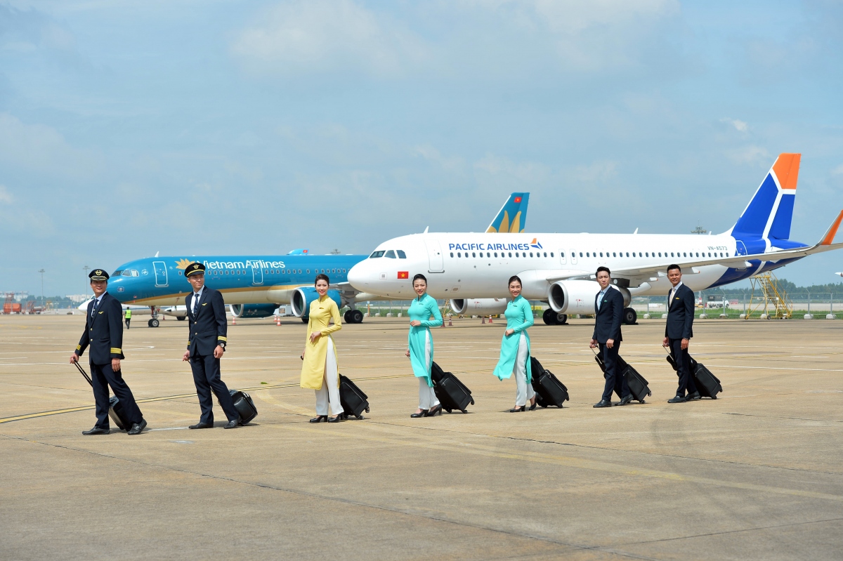 Vietnam Airlines Group cho biết, trong các tháng cuối năm sẽ tiếp tục theo dõi chặt chẽ diễn biến dịch bệnh và bám sát thị trường để có phương án khôi phục mạng bay phù hợp, đảm bảo ưu tiên cao nhất là phòng, chống dịch và đáp ứng tốt nhu cầu di chuyển của hành khách.