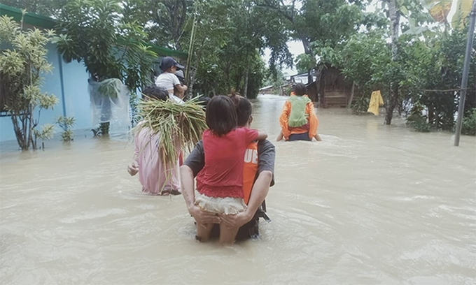 Đối phó với bão Molave, Philippines sơ tán gần 1.800 người