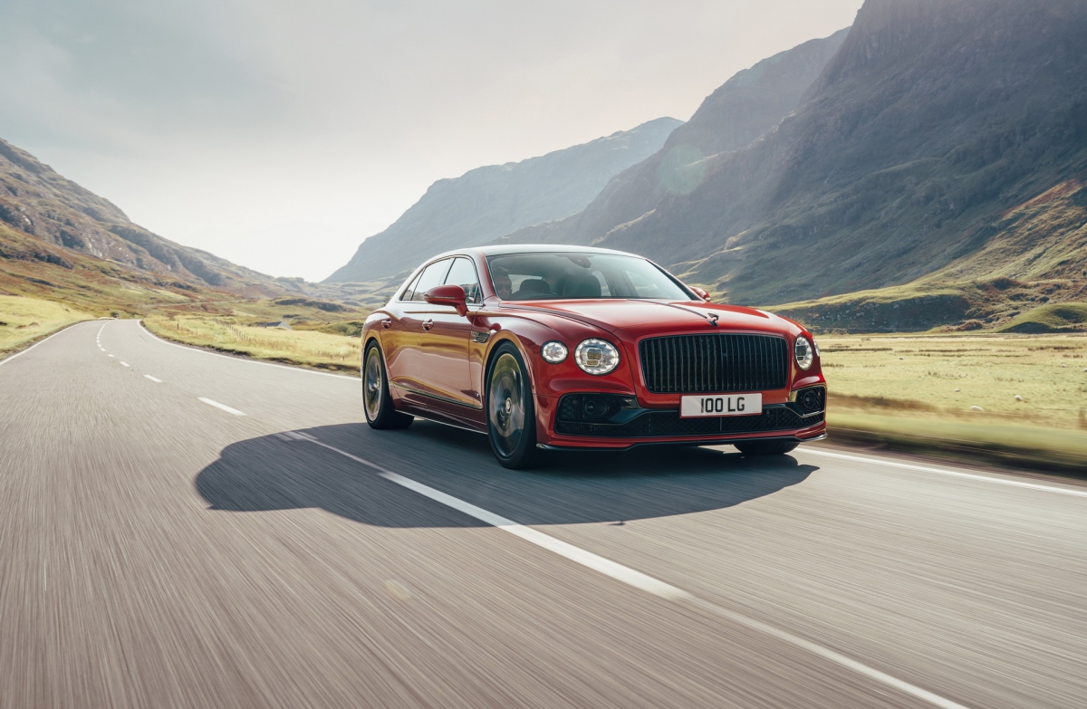 Việc ra mắt thêm phiên bản sử dụng động cơ V8 sẽ giúp Bentley dễ dàng tiếp cận với các thị trường đánh thuế cao vào những dòng xe có dung tích động cơ lớn tại châu Á.