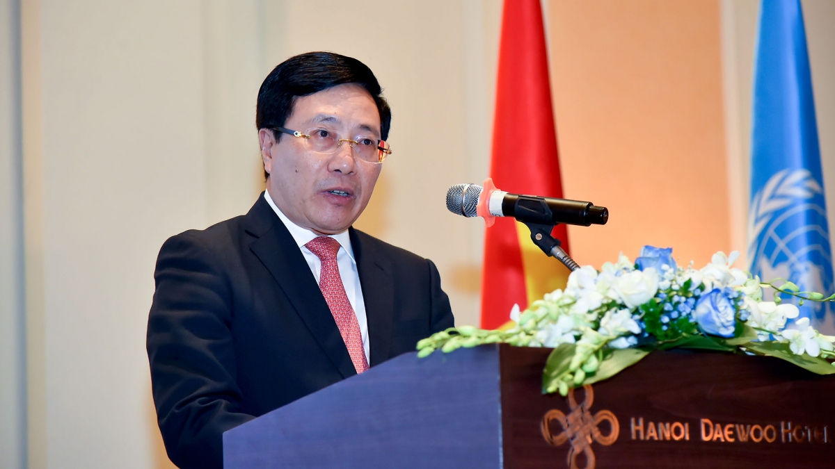 Phó Thủ tướng, Bộ trưởng Ngoại giao Phạm Bình Minh phát biểu tại buổi chiêu đãi.
