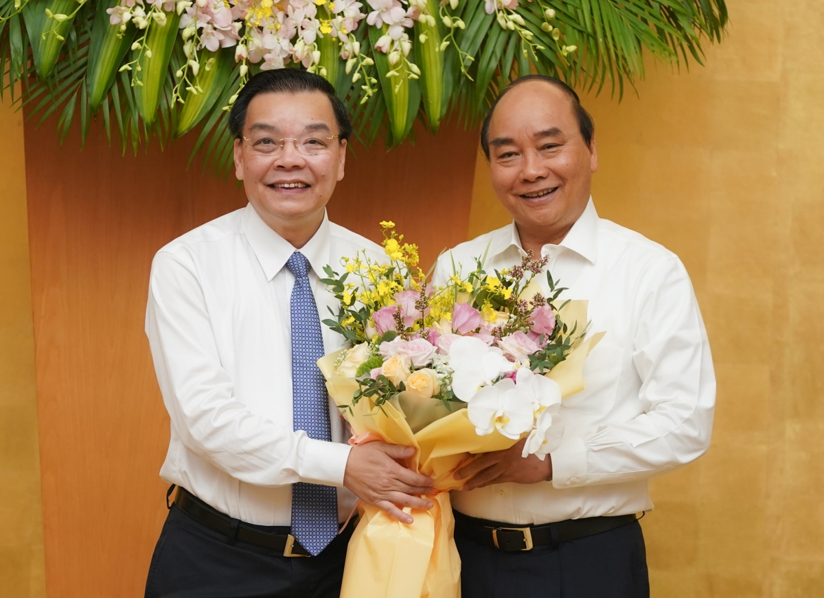 Thủ tướng chúc mừng tân Chủ tịch Hà Nội nhận nhiệm vụ mới