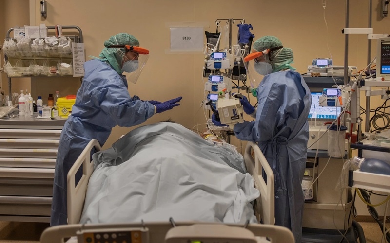Phòng điều trị tích cực cho bệnh nhân Covid-19 ở Italy. Ảnh: New York Times.
