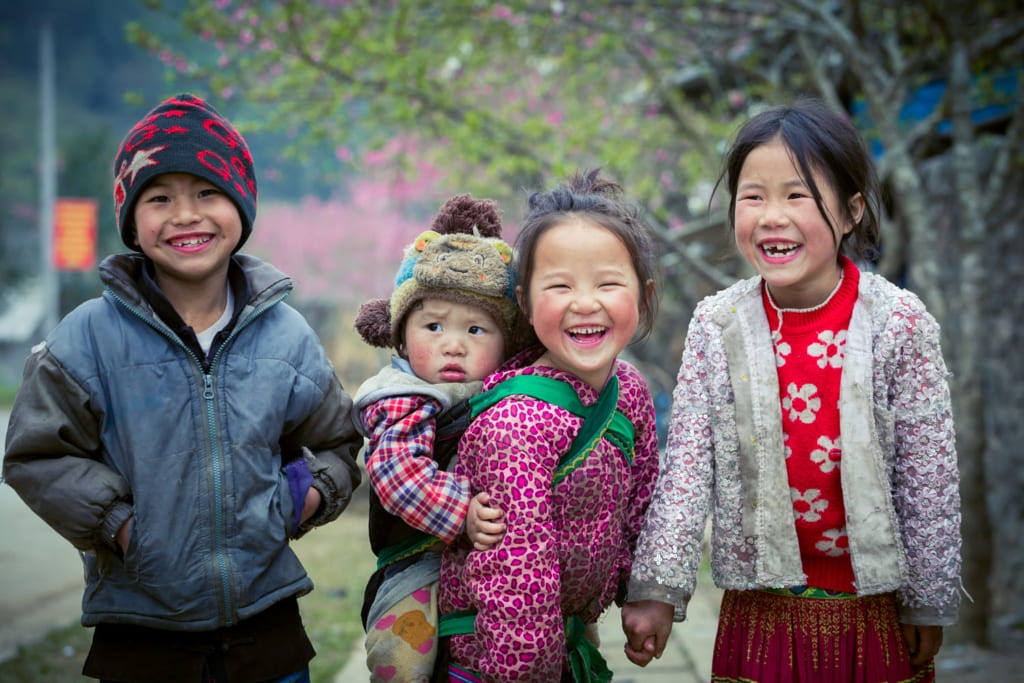 The innocent nature of children in Ha Giang province impresses many passers-by.