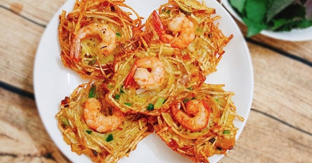 Banh Tom, Vietnamese sweet potato shrimp fritter, is made with sweet potato and with the shell of shrimps.