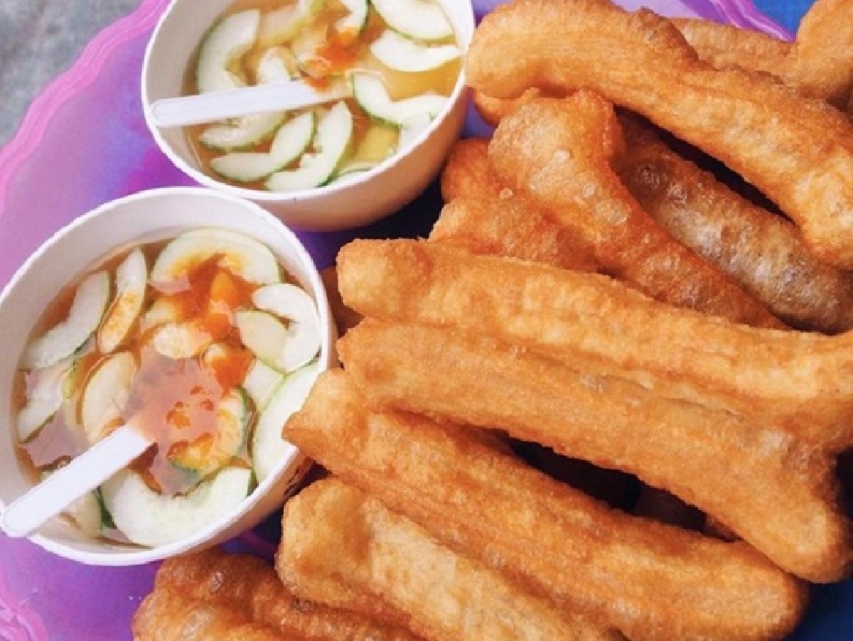 Quay, cruller, is a leading dish in Hanoi.