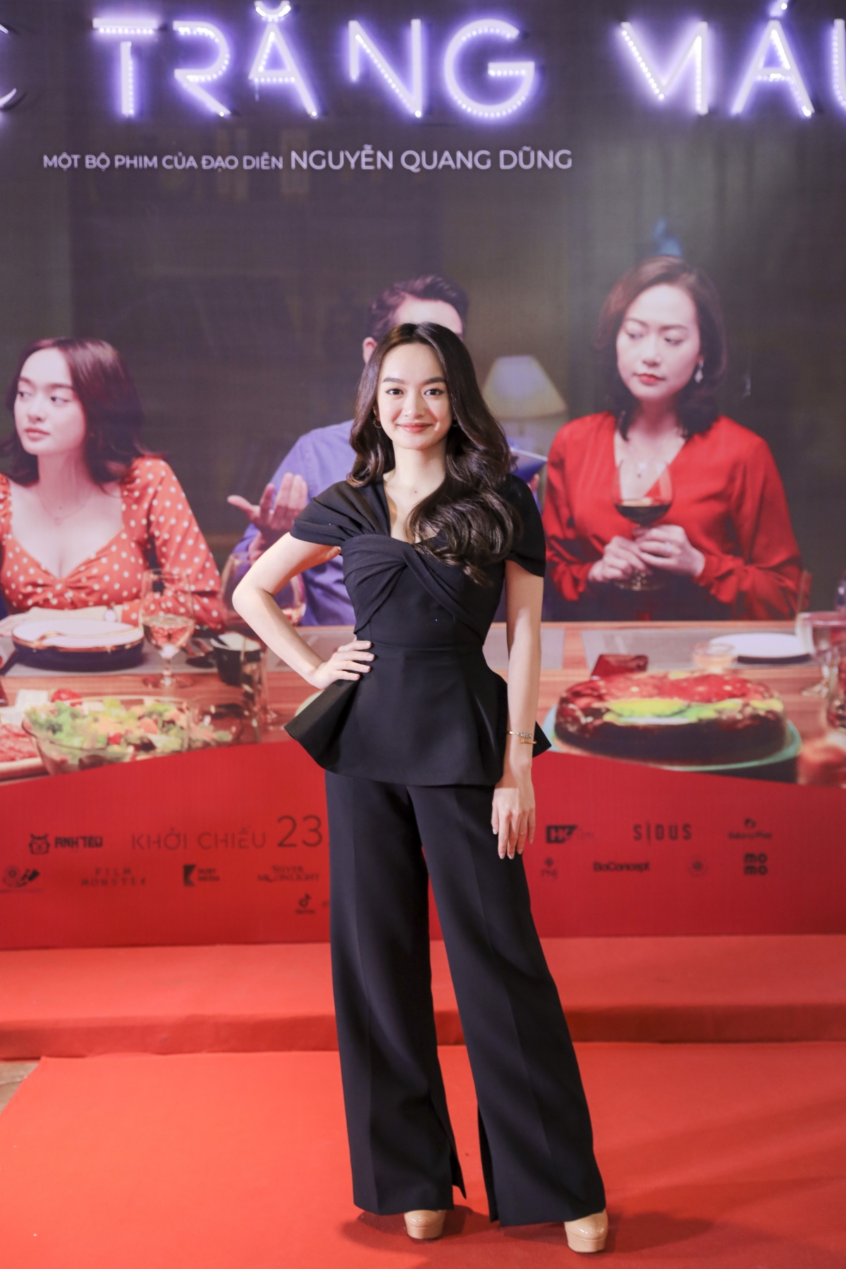 Kaity Nguyễn rạng rỡ trong buổi công chiếu "Tiệc trăng máu" tại Hà Nội.