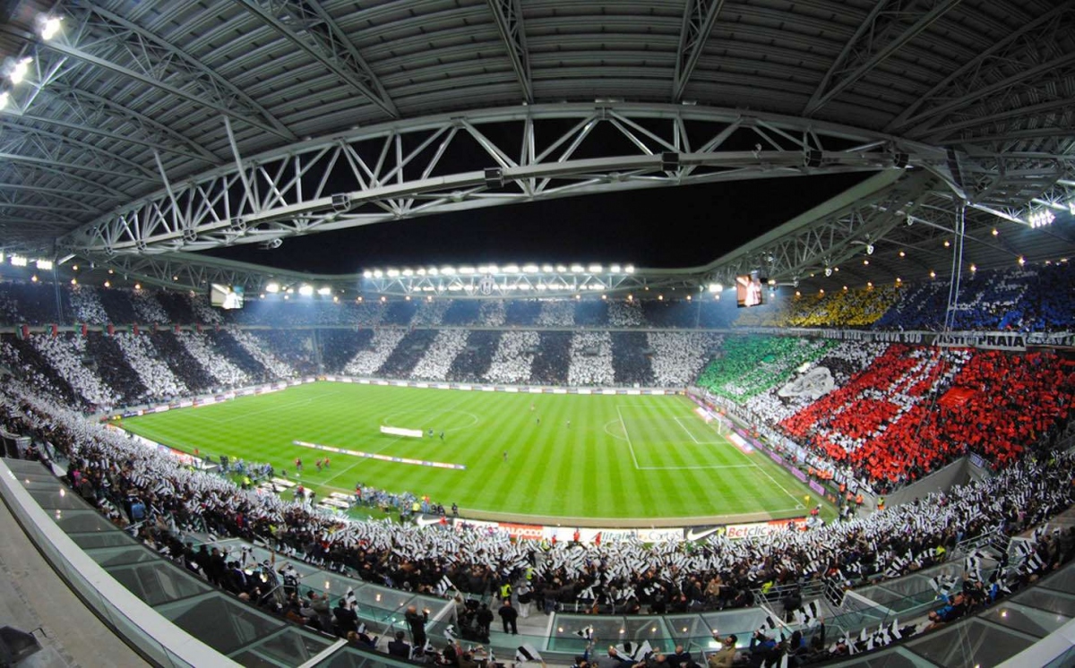 Trận Juventus - Napoli bị hoãn vì Covid-19