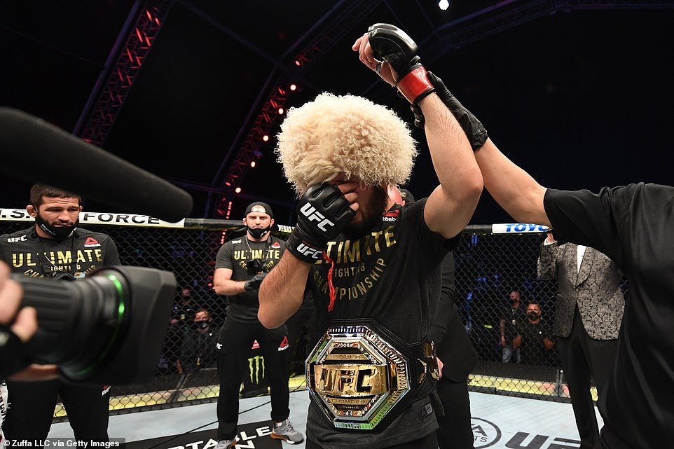 Khabib Nurmagomedov giải nghệ với thành tích toàn thắng suốt sự nghiệp. (Ảnh: Getty)