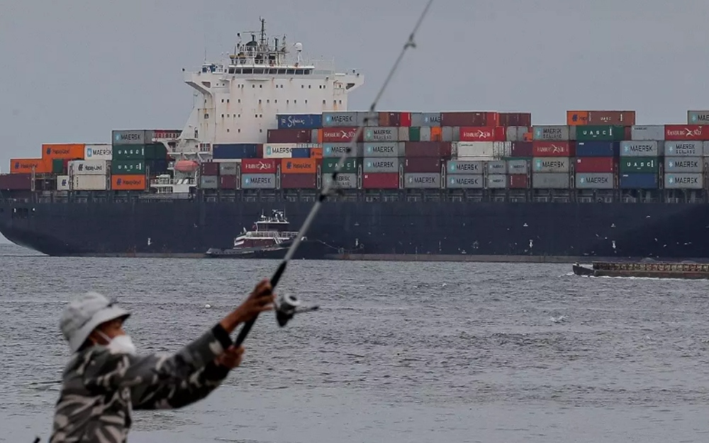 Covid-19 gây tổn thương sâu sắc đến kinh tế toàn cầu. (Ảnh minh họa: Reuters)