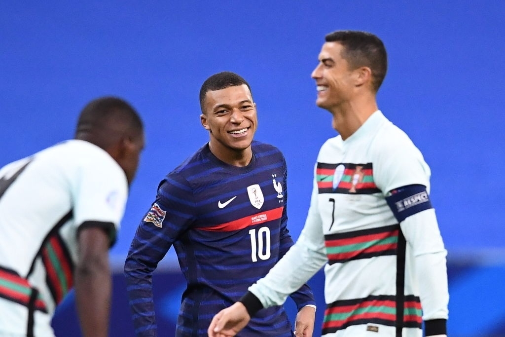 Ronaldo và Kylian Mbappe đối đầu ở Nations League 2020/2021 (Ảnh: Getty).