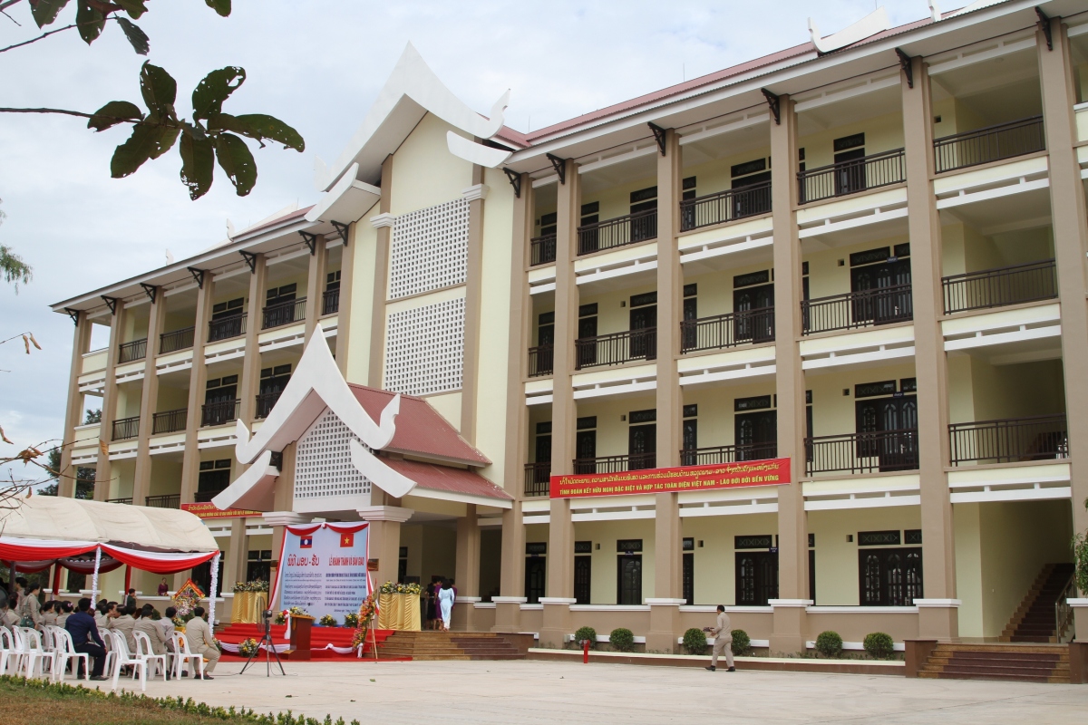 Trường PTTH Xỉ-tha-na-xay- quà tặng của Tổng Bí thư, Chủ tịch nước Nguyễn Phú Trọng cho tỉnh Bolikhamxay