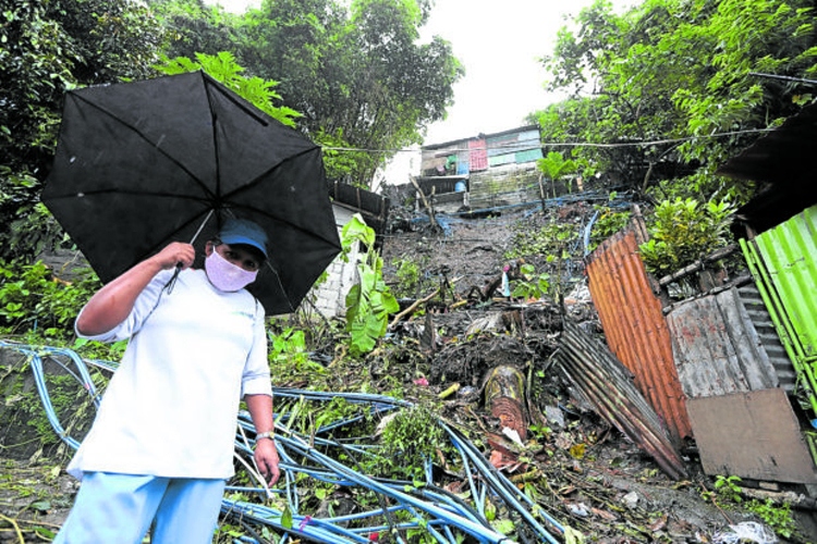 Bão Saudel đổ bộ Philippines, gần 6.000 người phải sơ tán