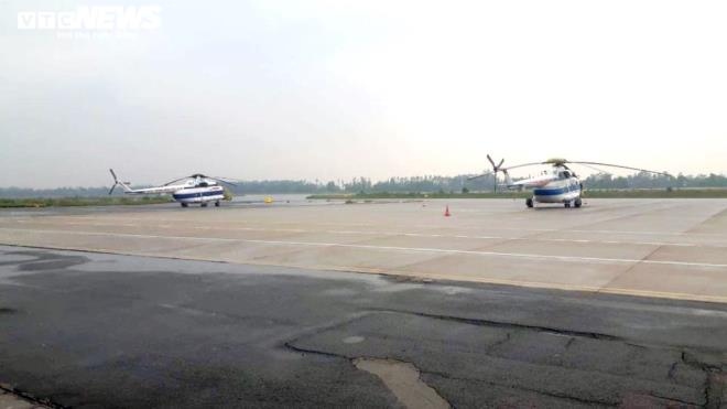 Trực thăng có mặt tại Sân bay Phú Bài, sẵn sàng nhận lệnh tiếp cận thủy điện Rào Trăng 3. Ảnh VTC News.