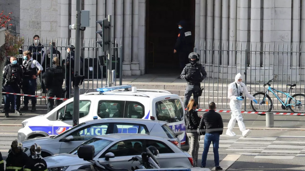 Pháp bắt giữ đối tượng thứ 3 trong vụ tấn công bằng dao
