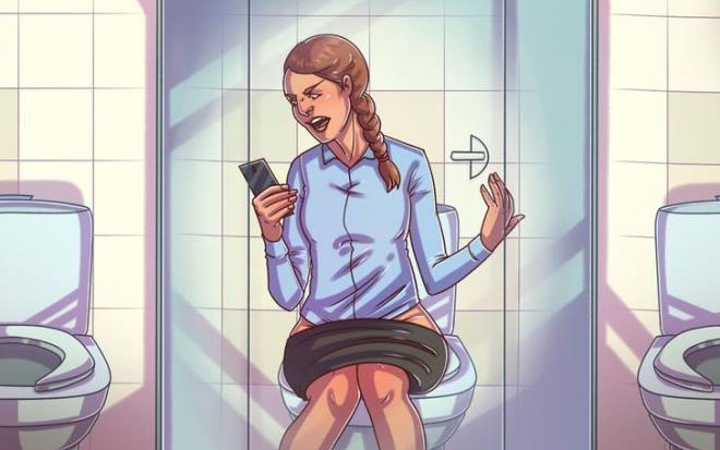 Dùng điện thoại khi đi vệ sinh: Nguy cơ nhiễm khuẩn, dễ mắc bệnh trĩ