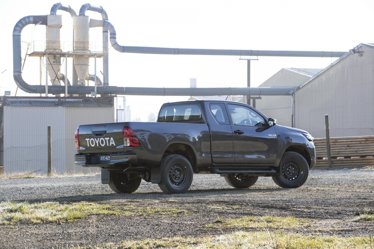 2020-toyota-hilux-australia-1.jpg