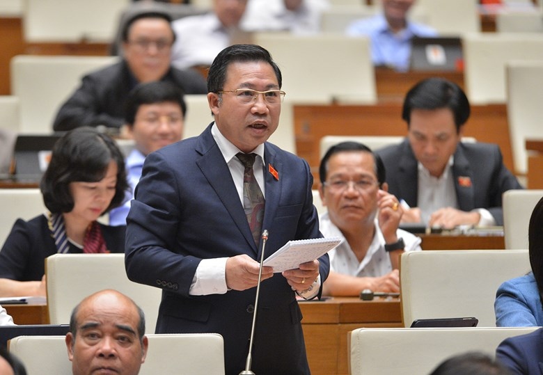 Đại biểu Lưu Bình Nhưỡng - Đoàn ĐBQH tỉnh Bến Tre, phát biểu tại phiên thảo luận. Ảnh: Quốc hội